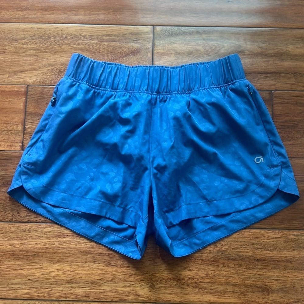 GapFit Size XS Petite Leopard Print Blue Shorts